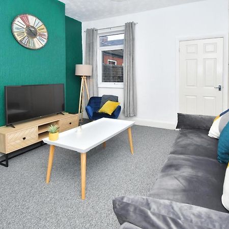 The Yellow Door By Avenew Management Serviced Accommodation Stoke-on-Trent Екстер'єр фото
