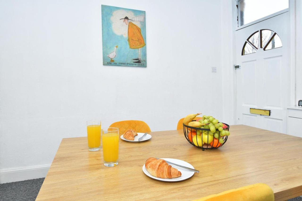 The Yellow Door By Avenew Management Serviced Accommodation Stoke-on-Trent Екстер'єр фото