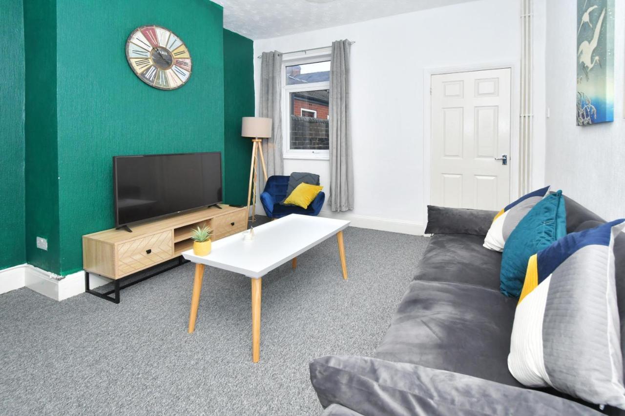 The Yellow Door By Avenew Management Serviced Accommodation Stoke-on-Trent Екстер'єр фото