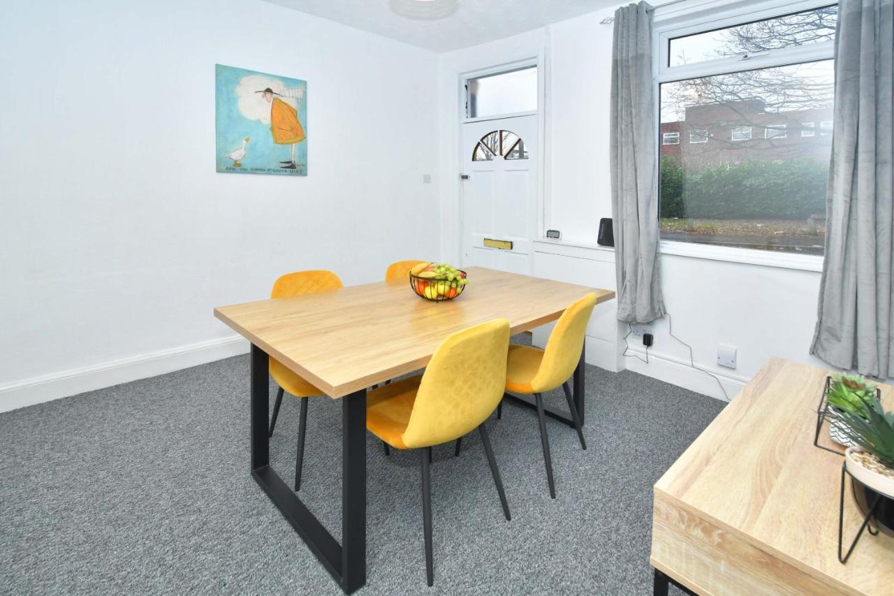 The Yellow Door By Avenew Management Serviced Accommodation Stoke-on-Trent Екстер'єр фото