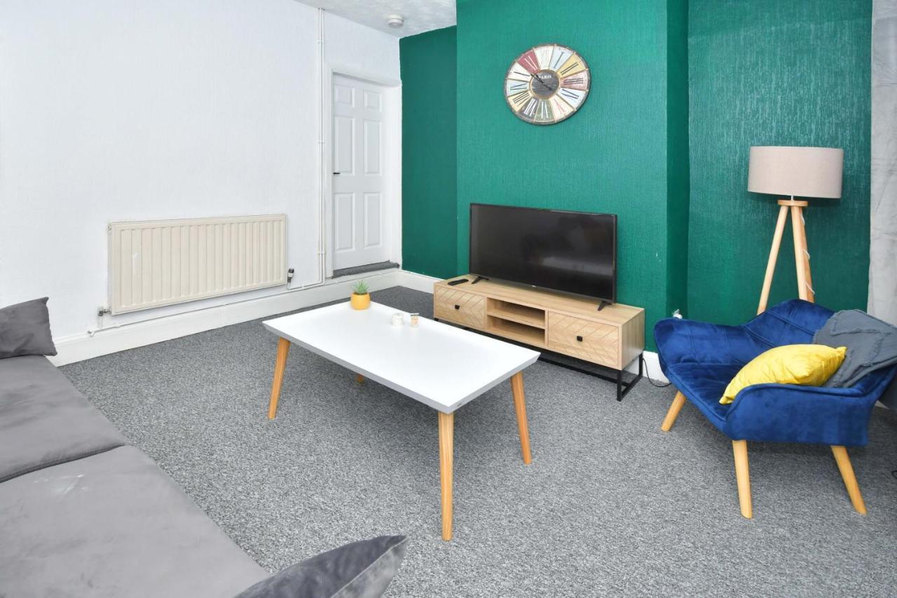 The Yellow Door By Avenew Management Serviced Accommodation Stoke-on-Trent Екстер'єр фото