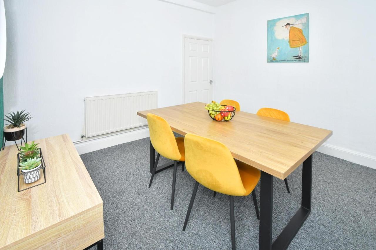 The Yellow Door By Avenew Management Serviced Accommodation Stoke-on-Trent Екстер'єр фото
