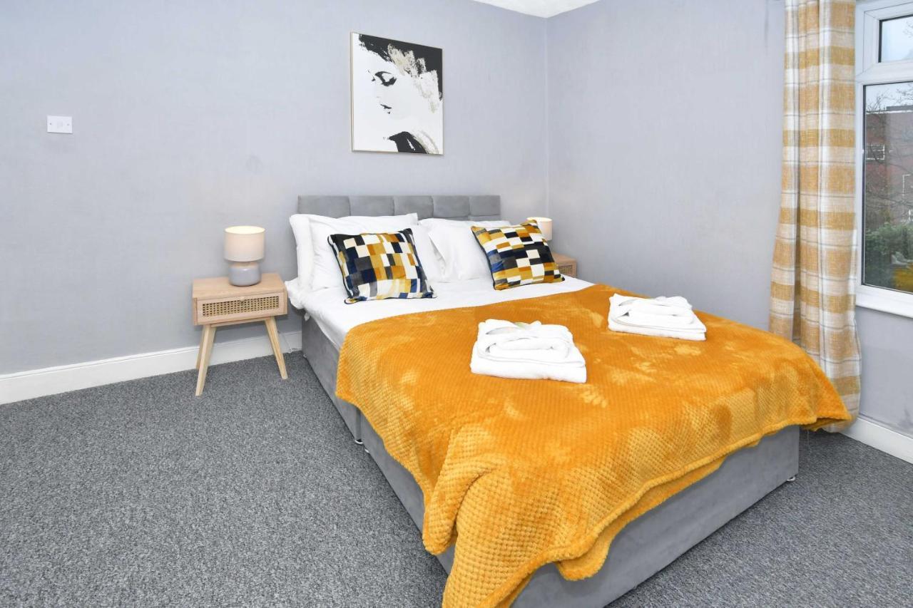 The Yellow Door By Avenew Management Serviced Accommodation Stoke-on-Trent Екстер'єр фото