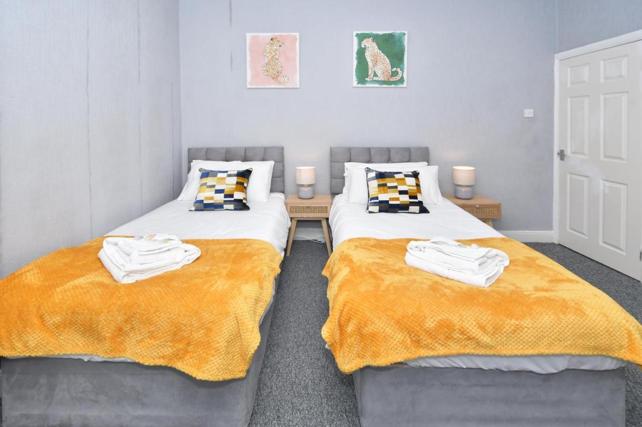 The Yellow Door By Avenew Management Serviced Accommodation Stoke-on-Trent Екстер'єр фото