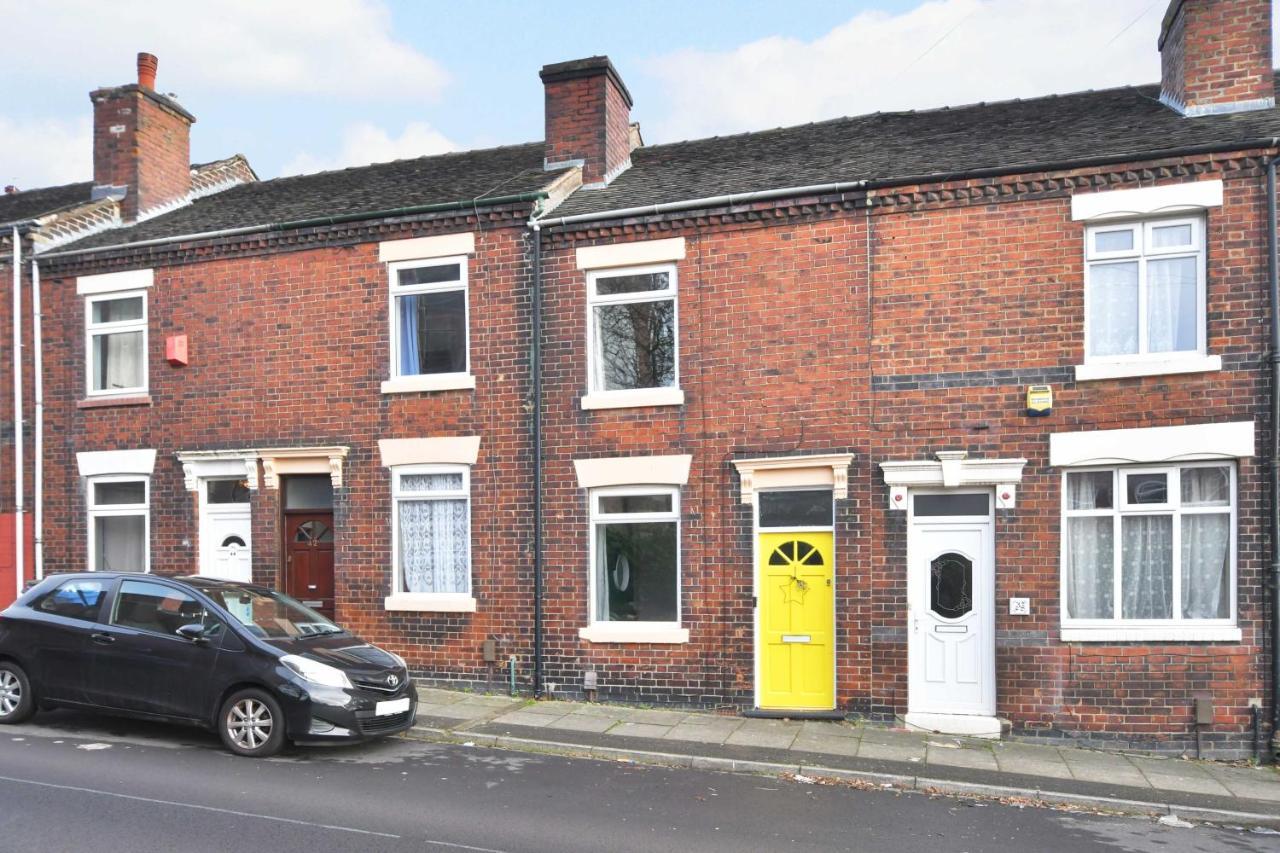 The Yellow Door By Avenew Management Serviced Accommodation Stoke-on-Trent Екстер'єр фото